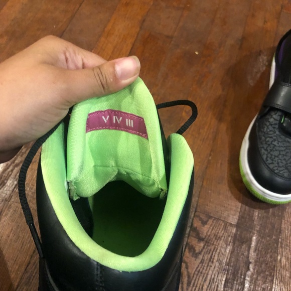 Shoes - Picture 3 of 4